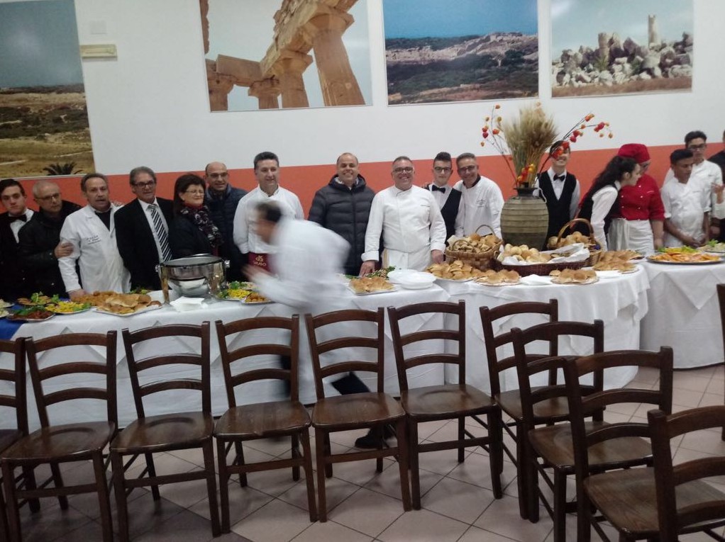 Immagine articolo: Centouno pietanze per la cena di San Giuseppe tra solidarietà e beneficenza. Si rinnova la tradizione