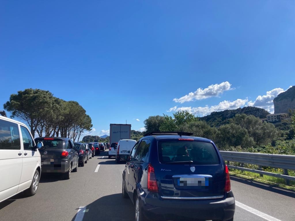 Immagine articolo: Scontro tra autocarri sulla A29 Mazara-Palermo, un morto. Corsia direzione Trapani chiusa Immagine articolo: Scontro tra autocarri sulla A29 Mazara-Palermo, un morto. Corsia direzione Trapani chiusa