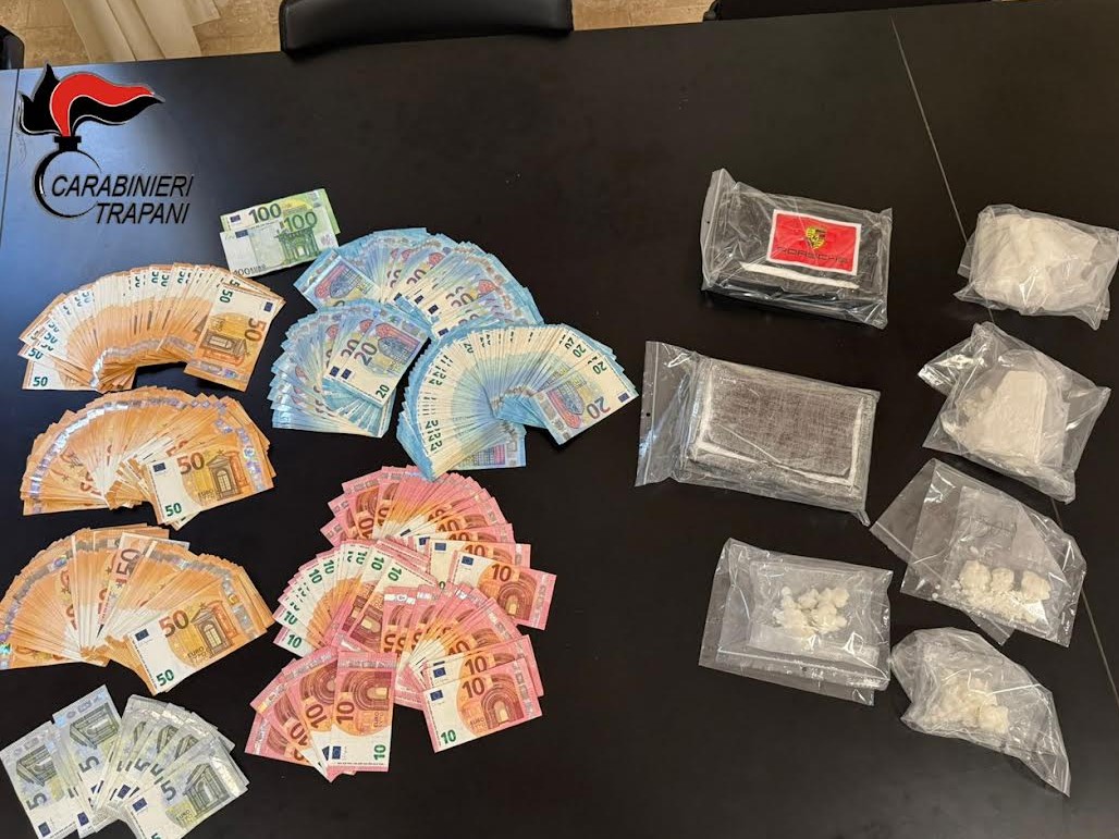 Immagine articolo: Carabinieri arrestano una 54enne in possesso di quasi 3 kg di cocaina Immagine articolo: Carabinieri arrestano una 54enne in possesso di quasi 3 kg di cocaina