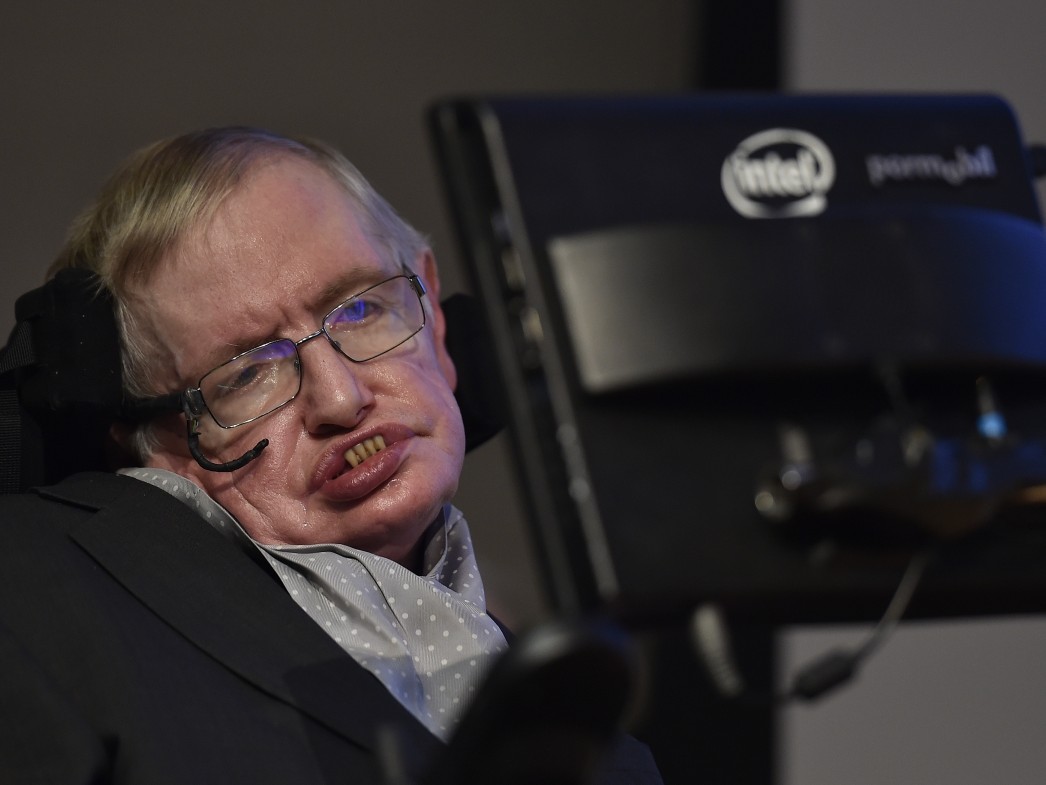 Immagine articolo: Addio a Stephen Hawking. Scompare all'età di 76 anni lo scienziato della "Teoria del tutto"