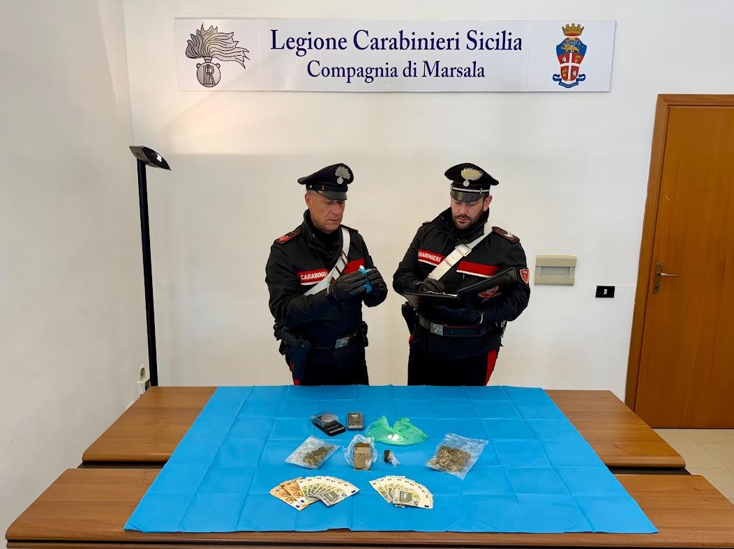 Immagine articolo: Giro in bici in permesso dai domiciliari, 55enne trovato in possesso di sostanze stupefacenti Immagine articolo: Giro in bici in permesso dai domiciliari, 55enne trovato in possesso di sostanze stupefacenti