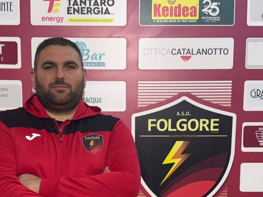 Immagine articolo: Folgore, si è dimesso Ciro Scalise dalla guida tecnica. Cosa faranno i calciatori a lui legati?
