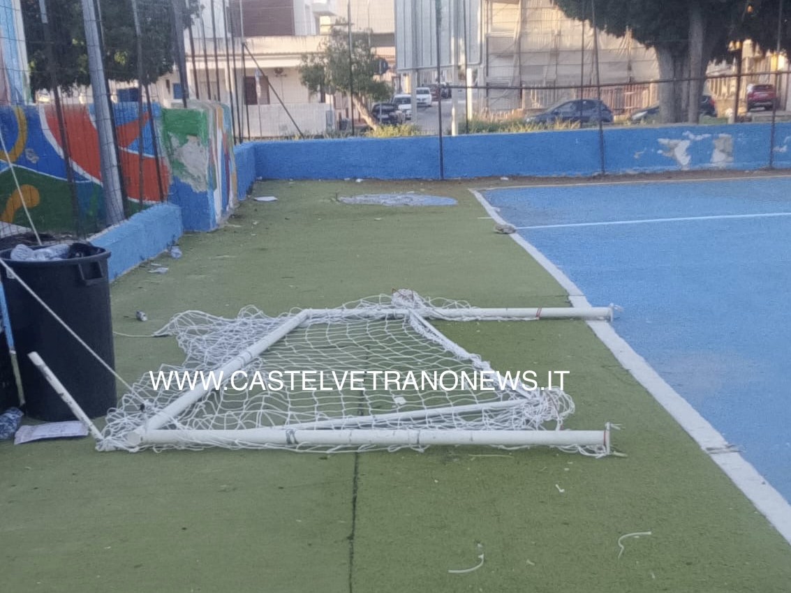 Immagine articolo: "Ogni settimana lo ritrovo devastato": la denuncia del custode del campetto di Marinella