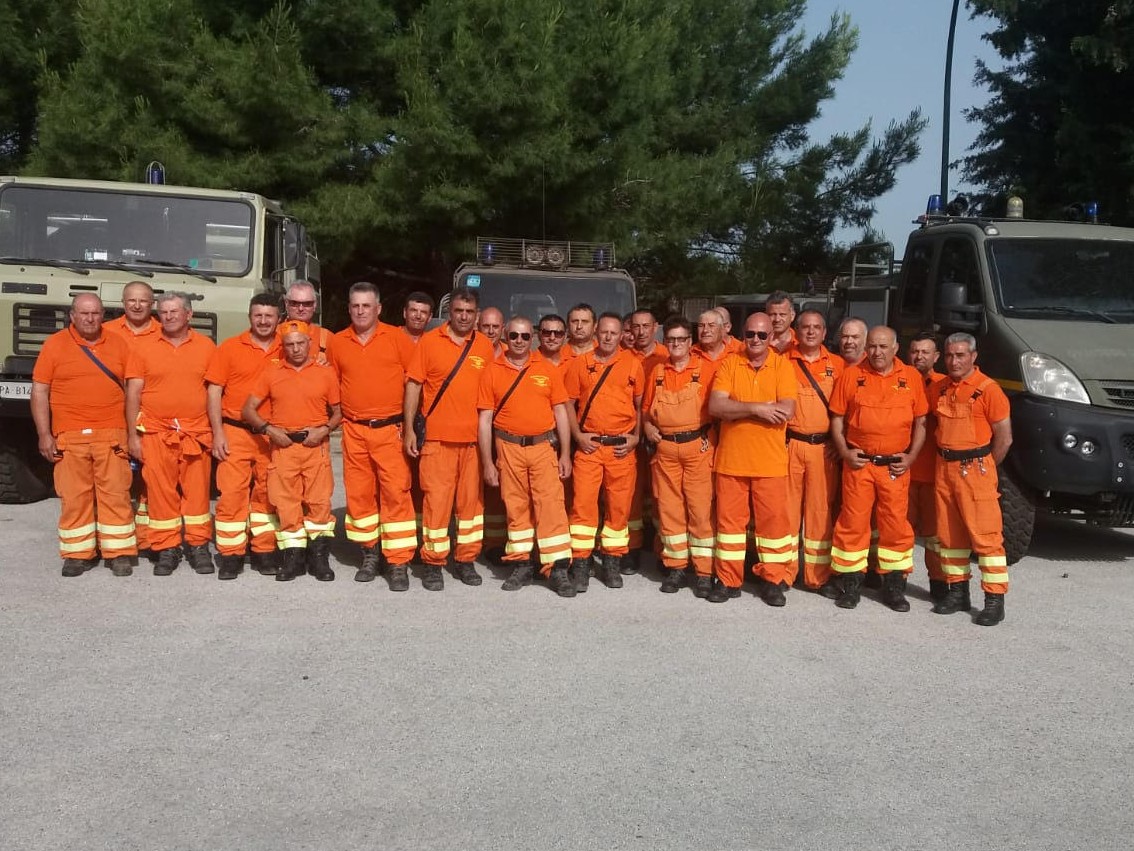 Immagine articolo: Al via da oggi il servizio antincendio boschivo della Forestale. 120 unità impegnate per operazioni di spegnimento e avvistamento di incendi