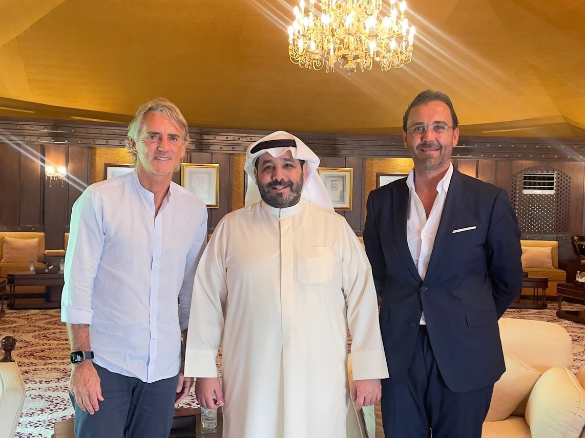 Immagine articolo: L'imprenditore castelvetranese Gianfranco Di Maio all'incontro fra Roberto Mancini e lo sceicco Nasser Sabah Al Ahmad Al Sabah 
