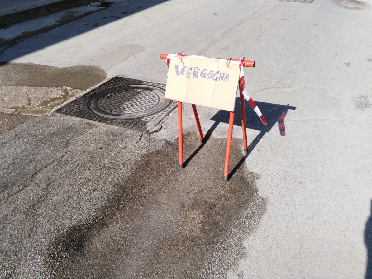 Immagine articolo: Partanna, riparata perdita d'acqua nei pressi del Viale d'Italia. Oggi i tecnici a lavoro 