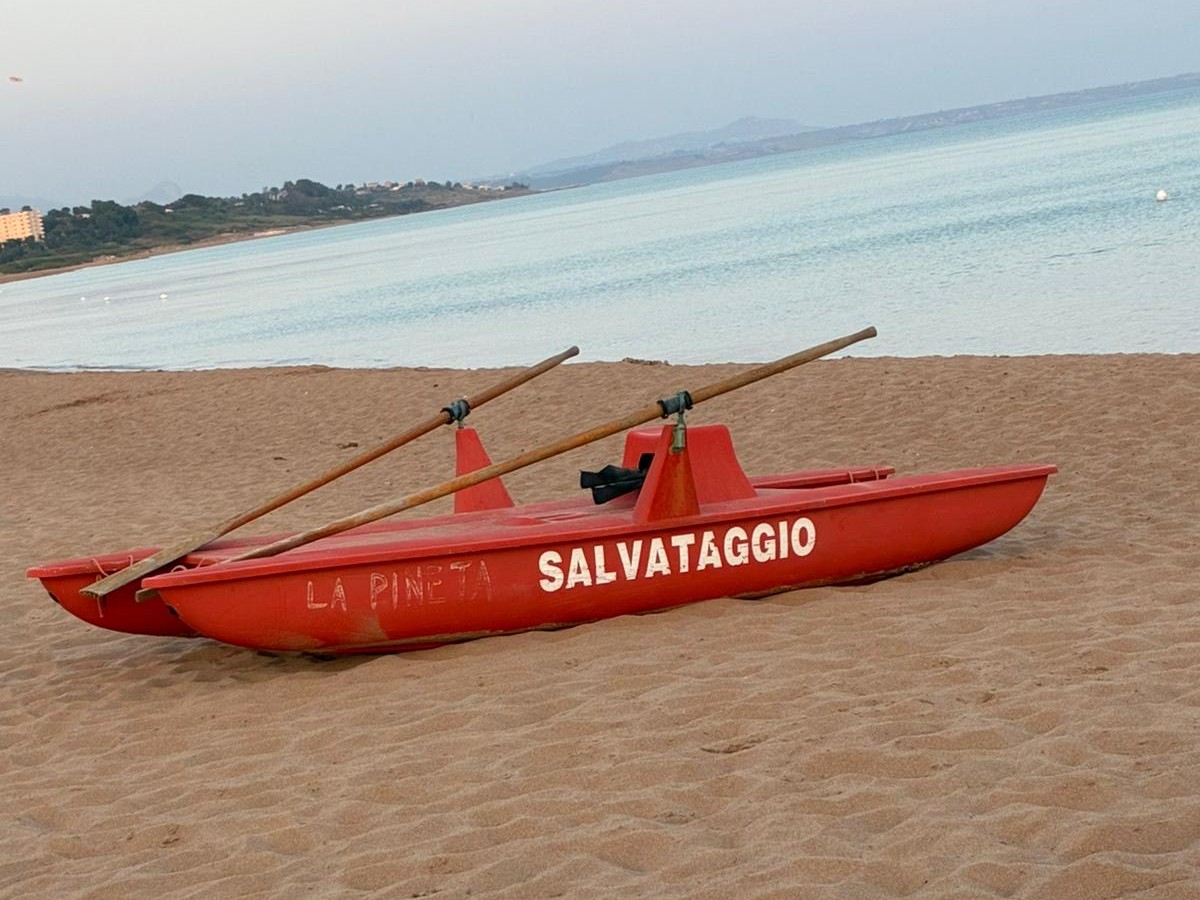 Immagine articolo: Marinella, uomo colto da malore in mare, salvato dall’intervento di due bagnini Immagine articolo: Marinella, uomo colto da malore in mare, salvato dall’intervento di due bagnini