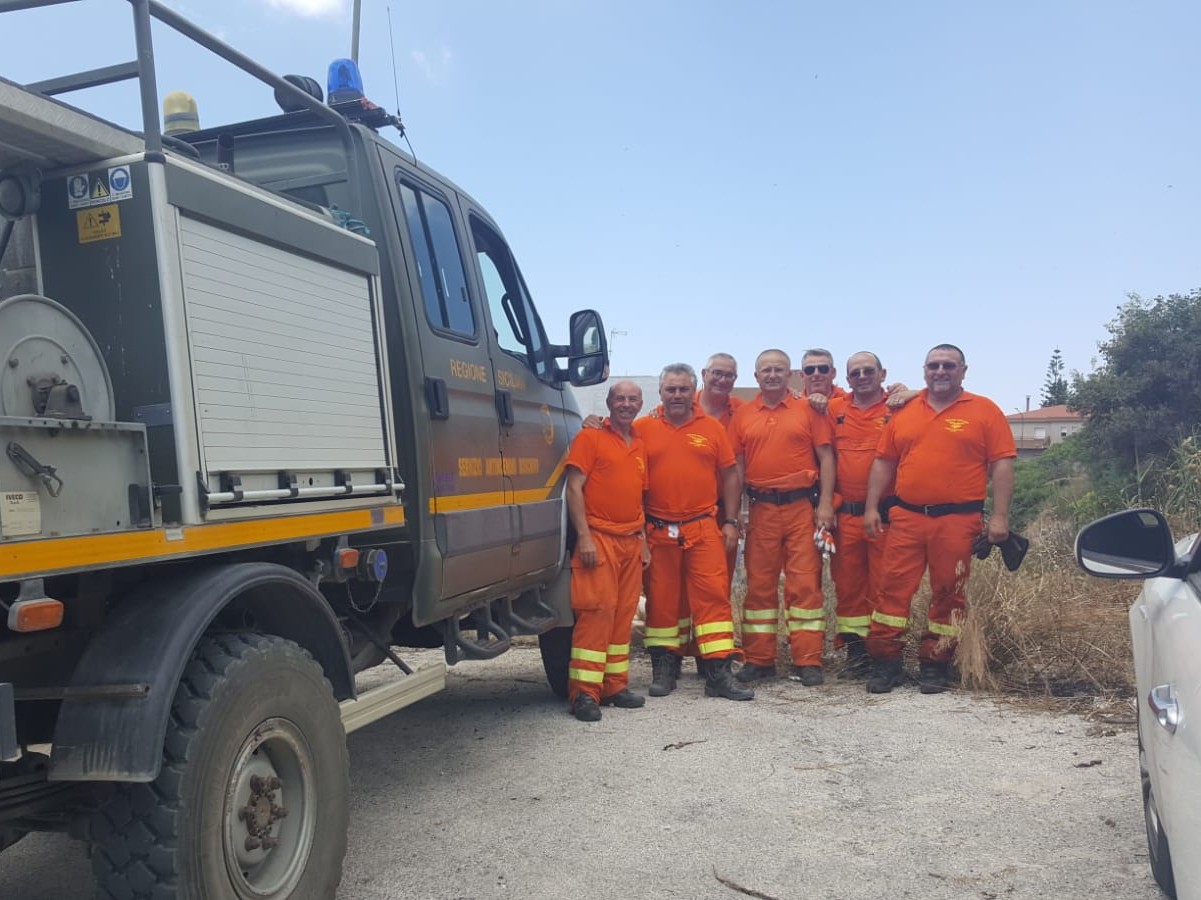 Immagine articolo: Partanna, appiccato incendio doloso. A fuoco terreni. Decisivo intervento della Forestale