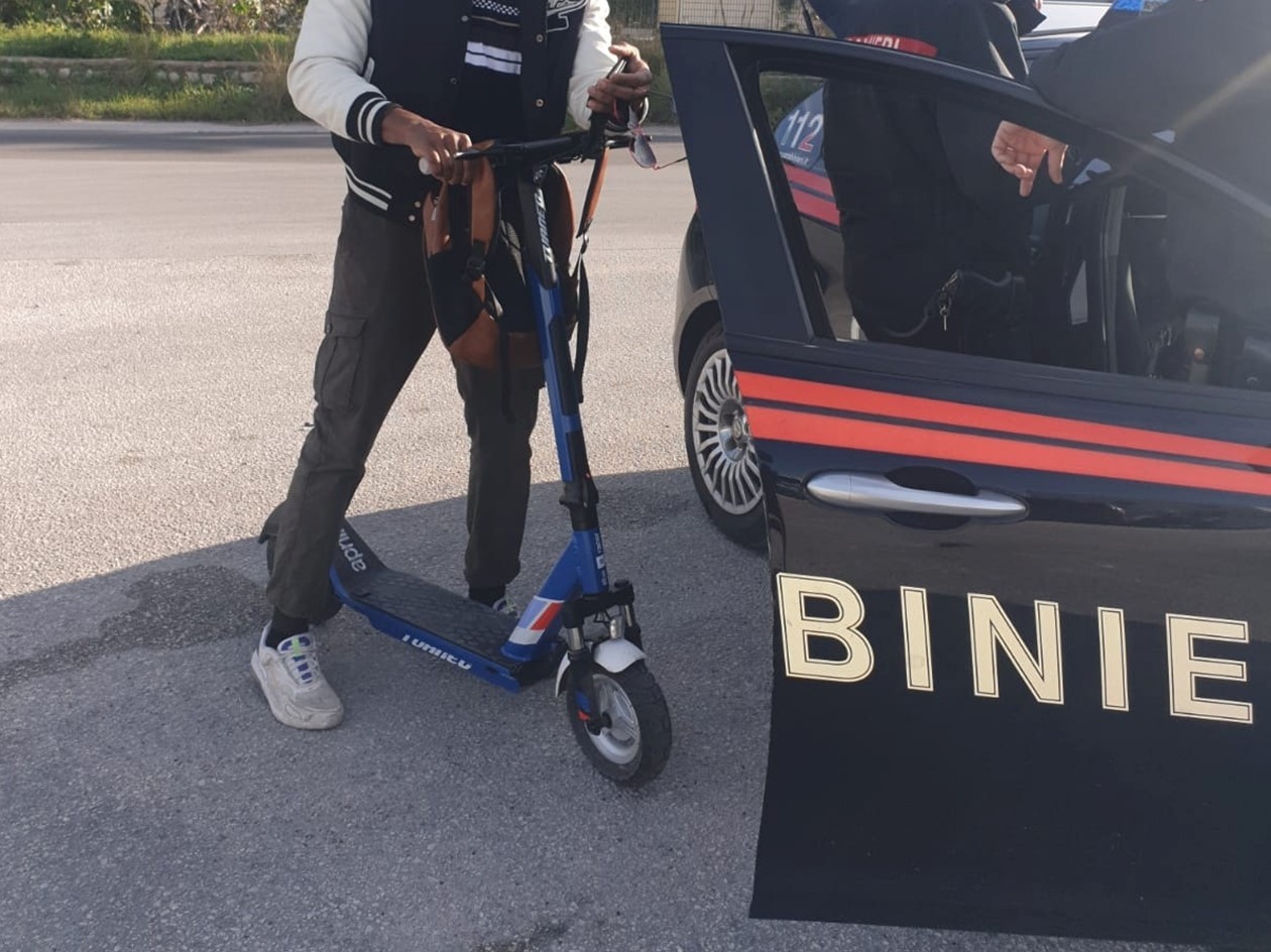 Immagine articolo: Monopattini nel mirino dei Carabinieri, raffiche di sanzioni in provincia Immagine articolo: Monopattini nel mirino dei Carabinieri, raffiche di sanzioni in provincia