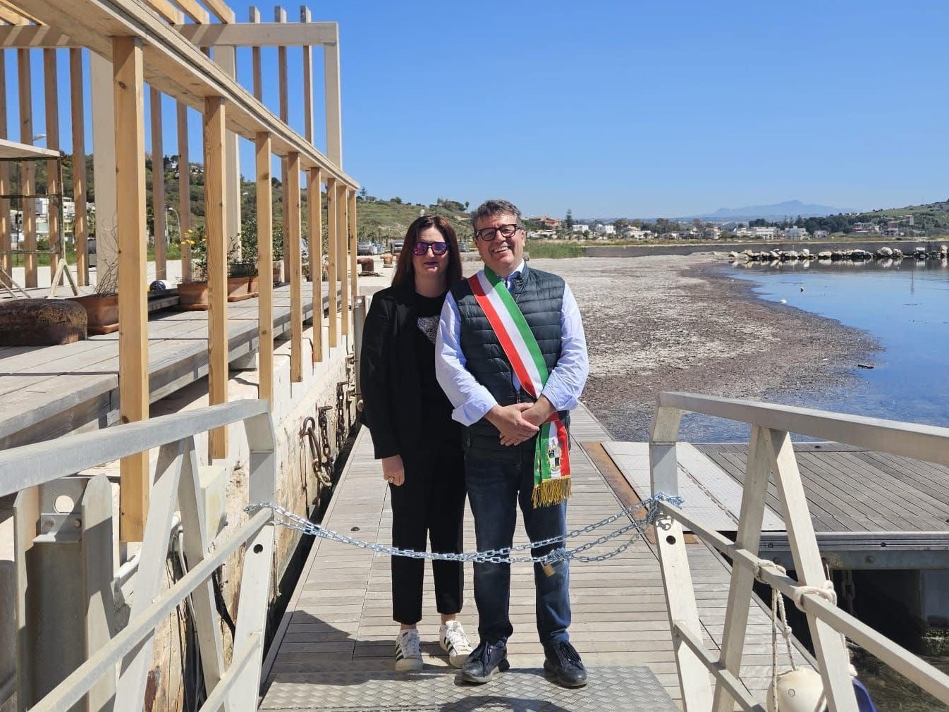 Immagine articolo: Emergenza posidonia a Porto Palo, prosegue la protesta del sindaco Clemente Immagine articolo: Emergenza posidonia a Porto Palo, prosegue la protesta del sindaco Clemente