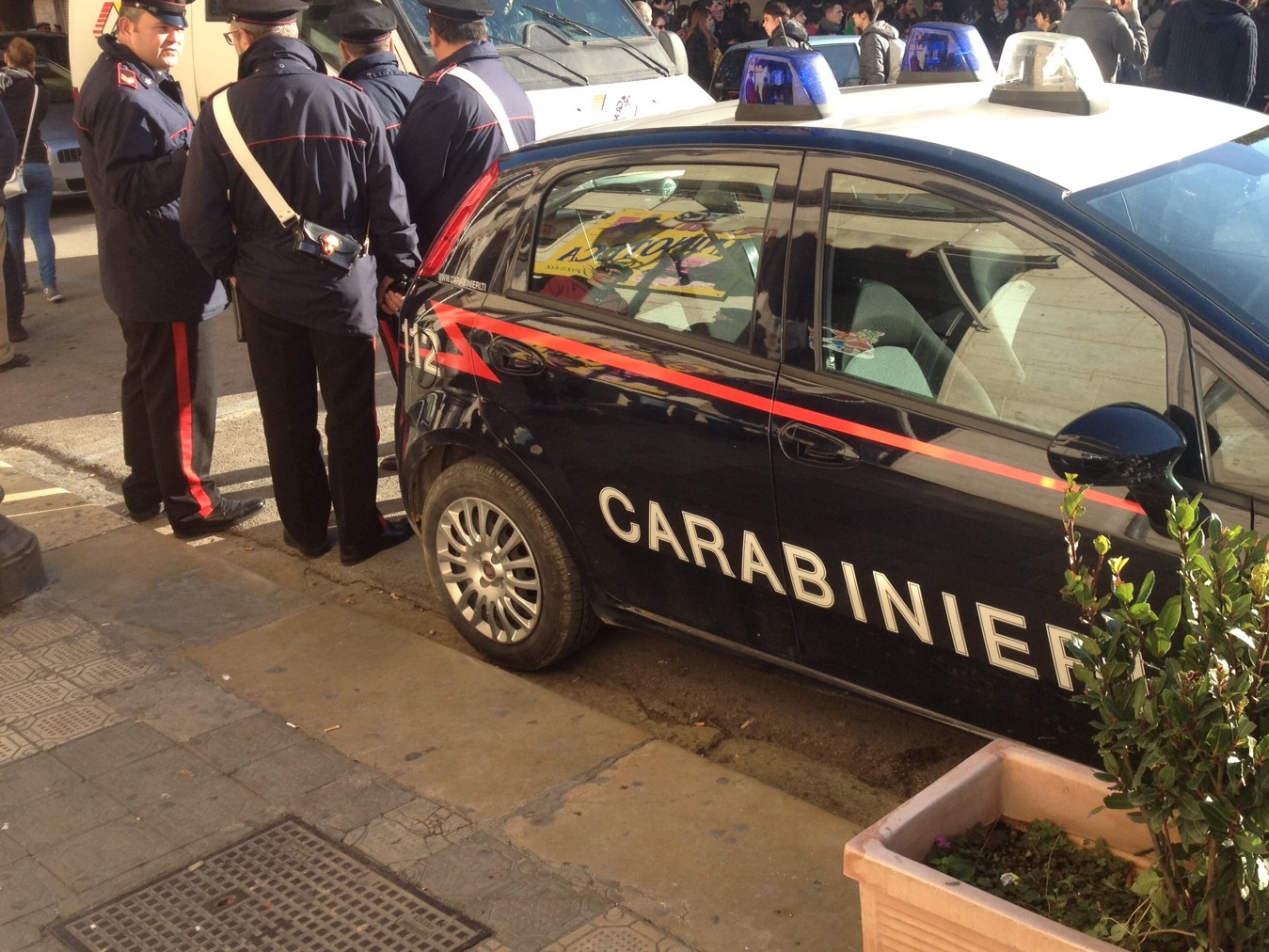 Immagine articolo: Castelvetrano, fugge in monopattino con la droga: arrestato un uomo