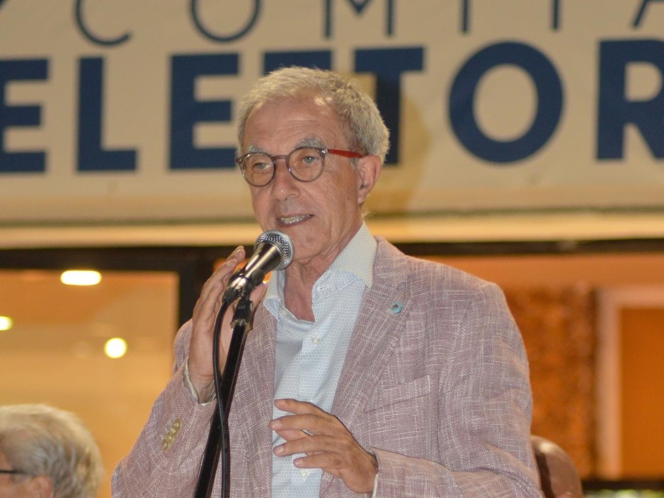 Immagine articolo: Il prof. Francesco Saverio Calcara presenta al Liceo Classico i "Cunta" Immagine articolo: Il prof. Francesco Saverio Calcara presenta al Liceo Classico i "Cunta"