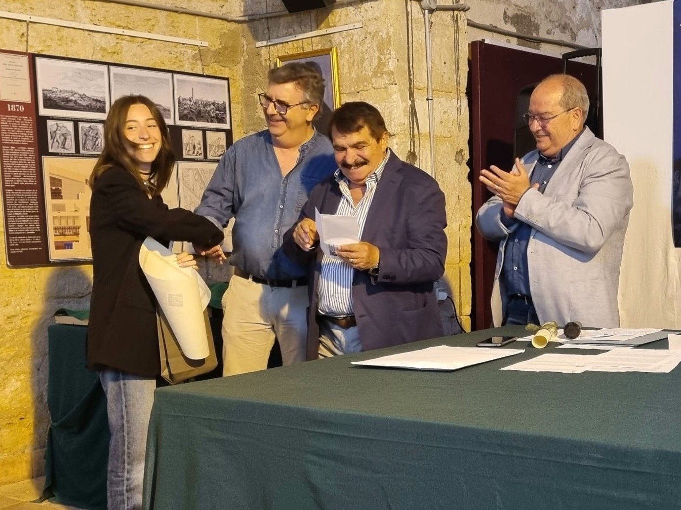Immagine articolo: Castelvetrano, premiati i vincitori della prima edizione del Concorso “Ninni Fiore” Immagine articolo: Castelvetrano, premiati i vincitori della prima edizione del Concorso “Ninni Fiore”