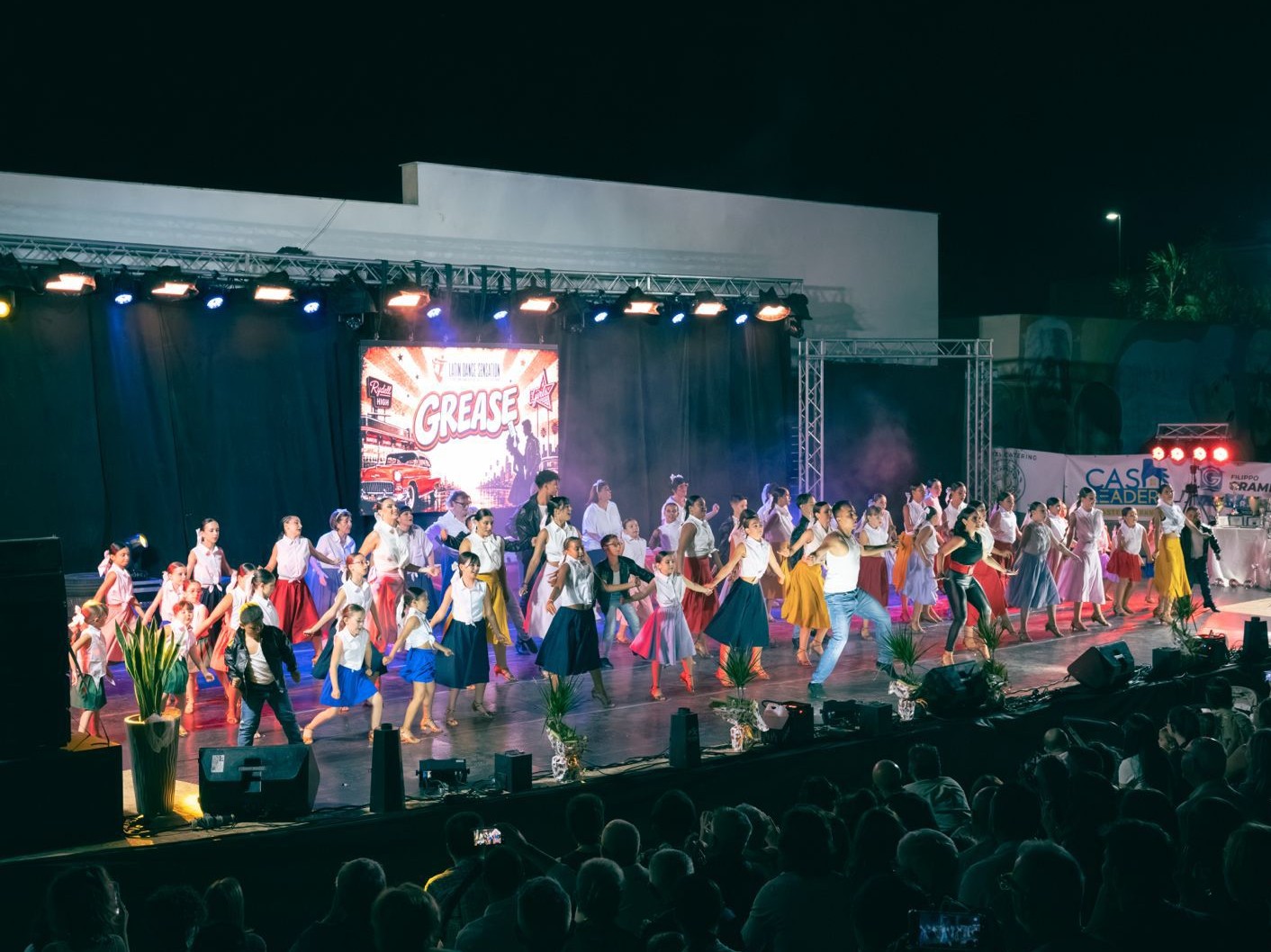 Immagine articolo: Latin Dance Sensation: teatro gremito e prestigiose borse di studio per i giovani talenti Immagine articolo: Latin Dance Sensation: teatro gremito e prestigiose borse di studio per i giovani talenti
