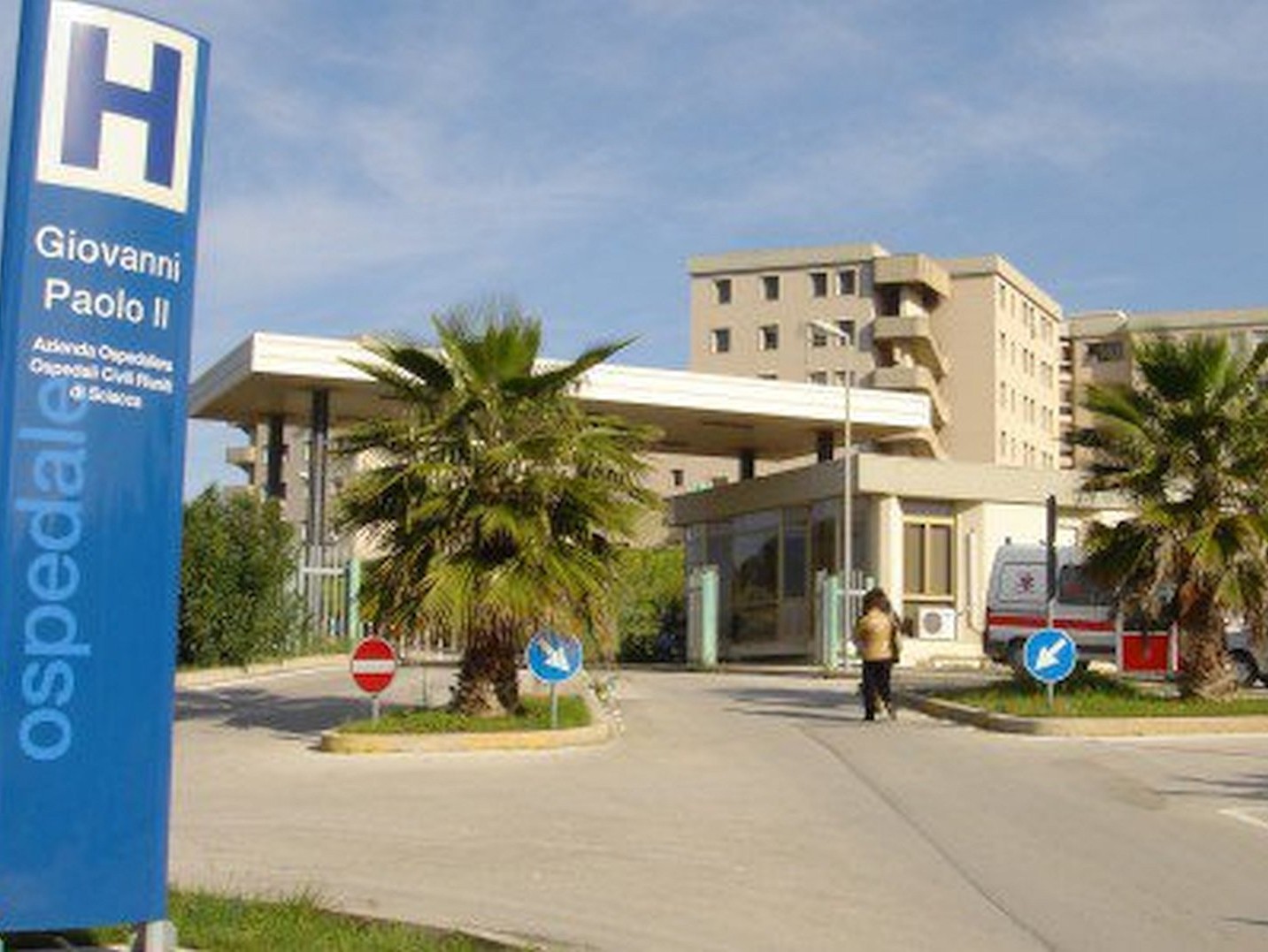 Immagine articolo: Sciacca, mancano farmaci oncologici in Ospedale. Primario fa 180 km in auto per andarli a ritirare 