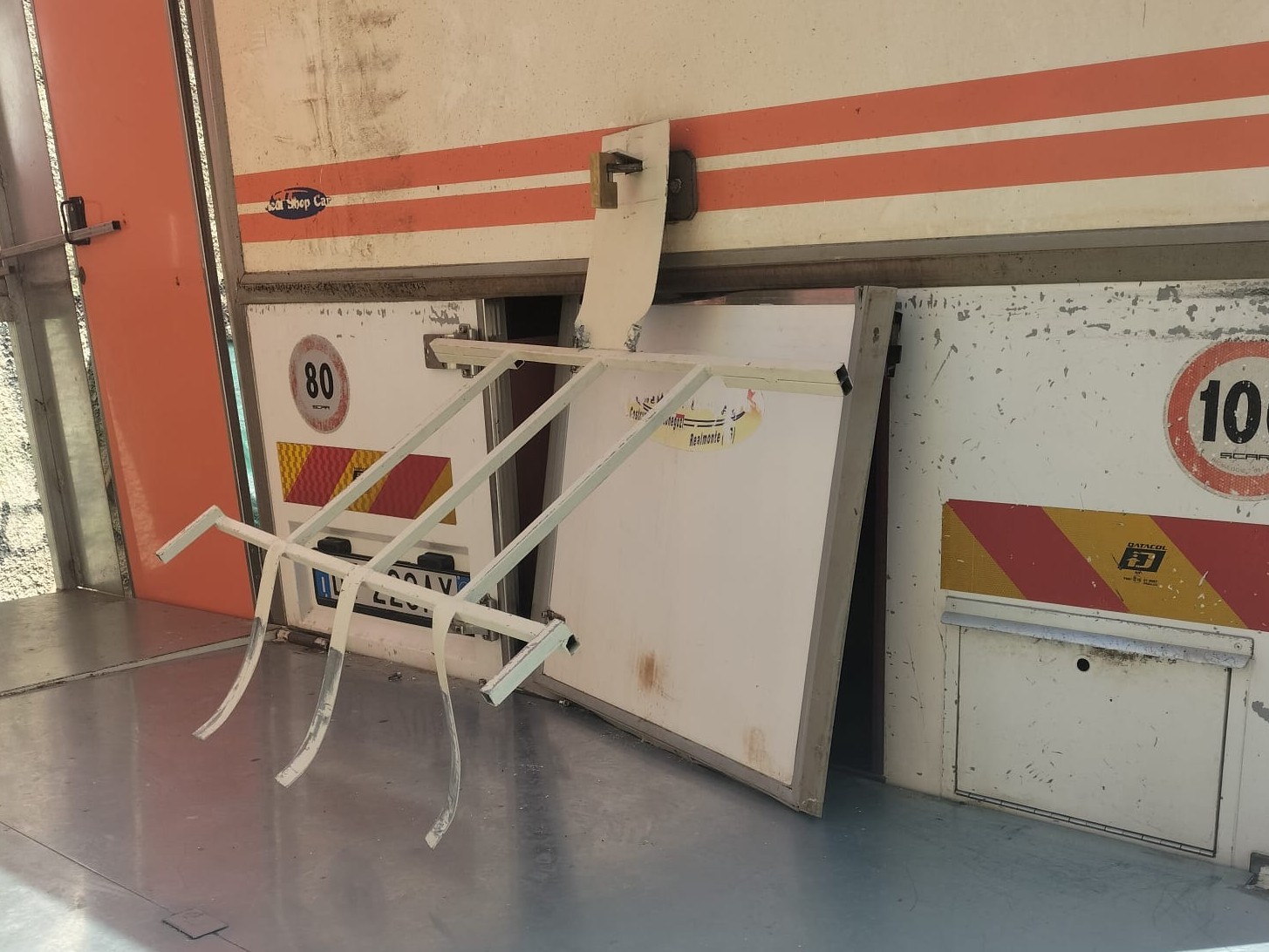 Immagine articolo: Castelvetrano, furto nella notte ai danni di un furgone per la vendita panini. Indagini in corso 