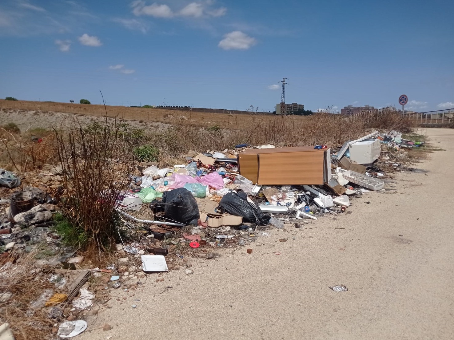 Immagine articolo: (VIDEO) Una discarica a cielo aperto a Castelvetrano, una segnalazione raccapricciante Immagine articolo: (VIDEO) Una discarica a cielo aperto a Castelvetrano, una segnalazione raccapricciante