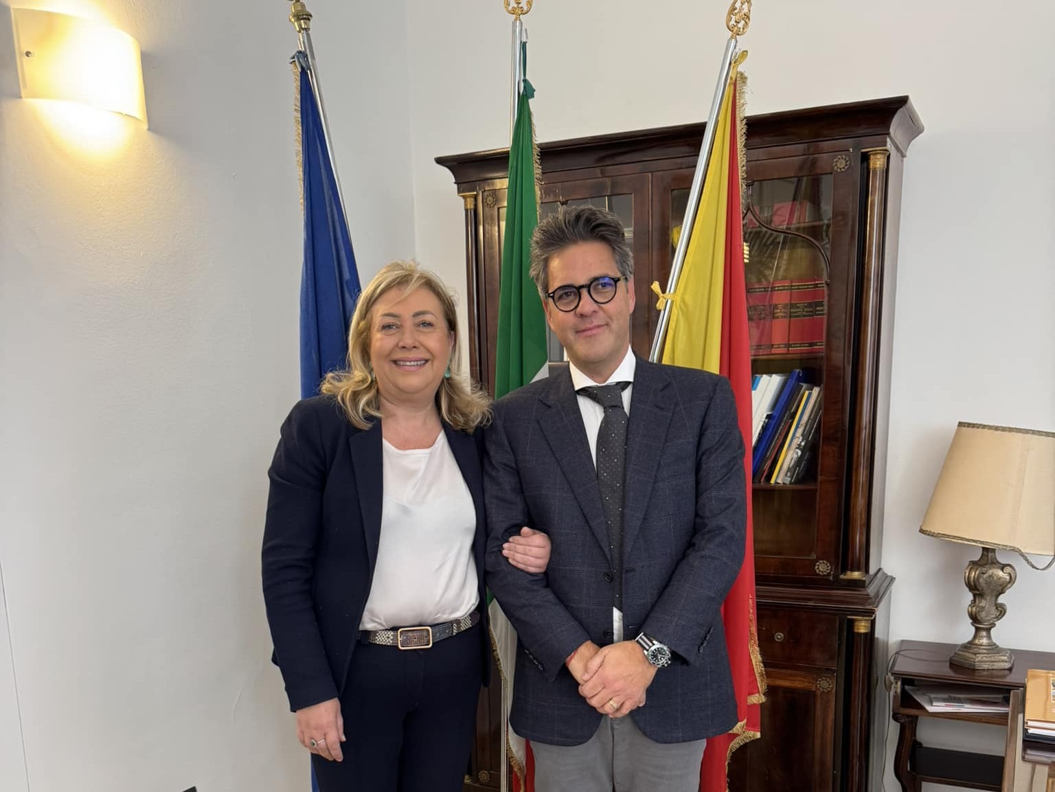 Immagine articolo: Politica, Nicola Li Causi nuovo assistente parlamentare dell’On. Luisa Lantieri di Forza Italia Immagine articolo: Politica, Nicola Li Causi nuovo assistente parlamentare dell’On. Luisa Lantieri di Forza Italia