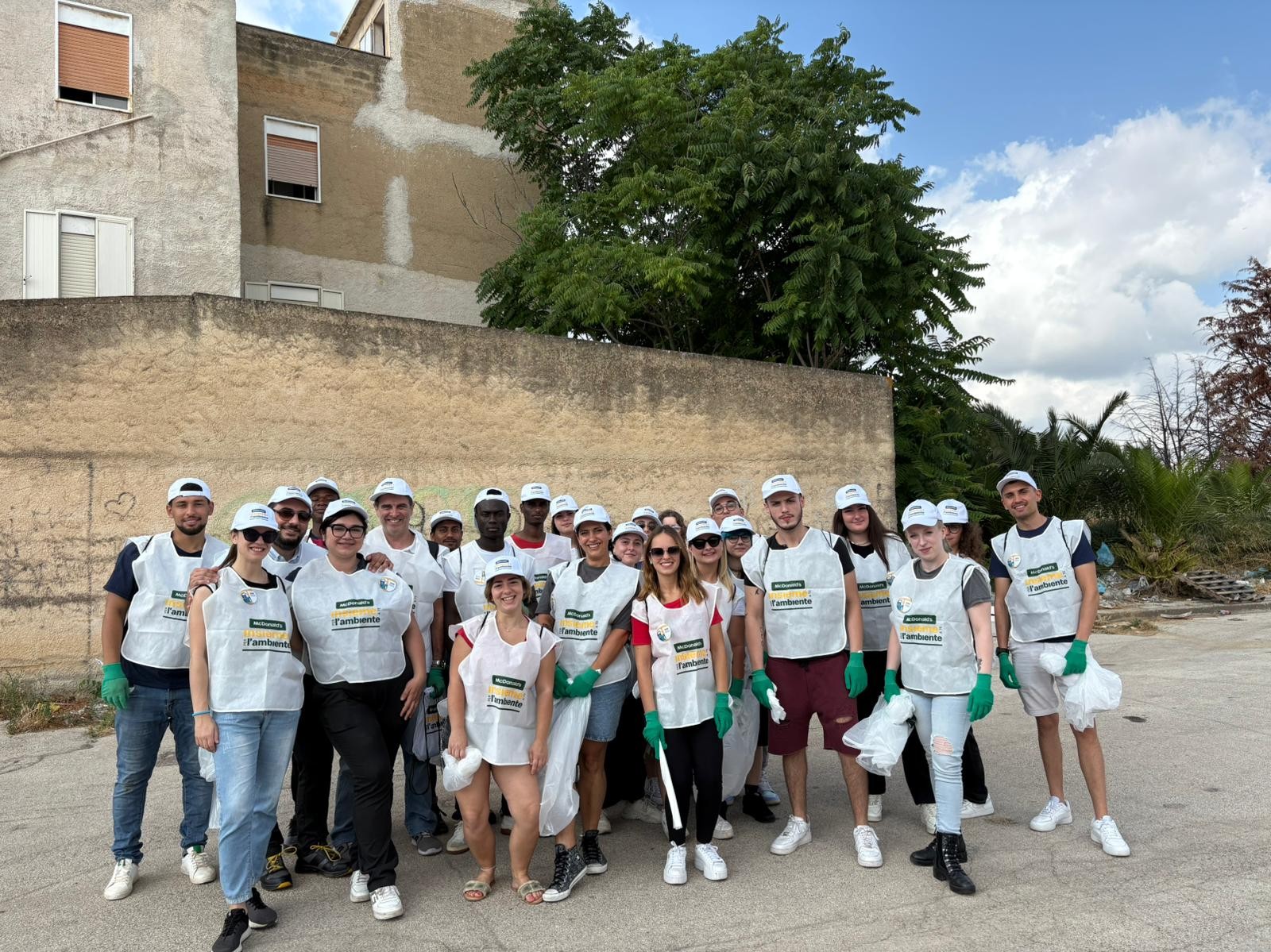 Immagine articolo: “Le giornate insieme a te per l’ambiente”, gruppo di volontari e dipendenti McDonald's ripuliscono aree comunali Immagine articolo: “Le giornate insieme a te per l’ambiente”, gruppo di volontari e dipendenti McDonald's ripuliscono aree comunali