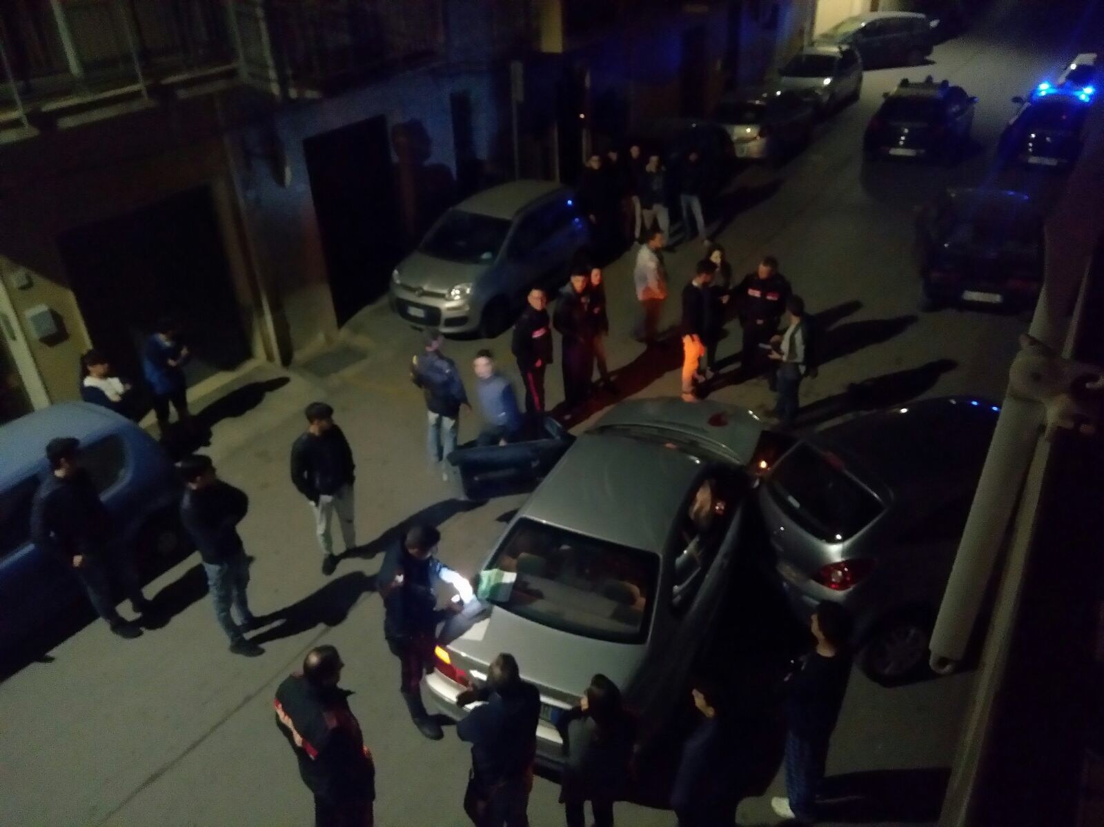 Immagine articolo: Tamponamento nella notte in via Giallonghi. Coinvolte tre auto. Intervenuti i Carabinieri