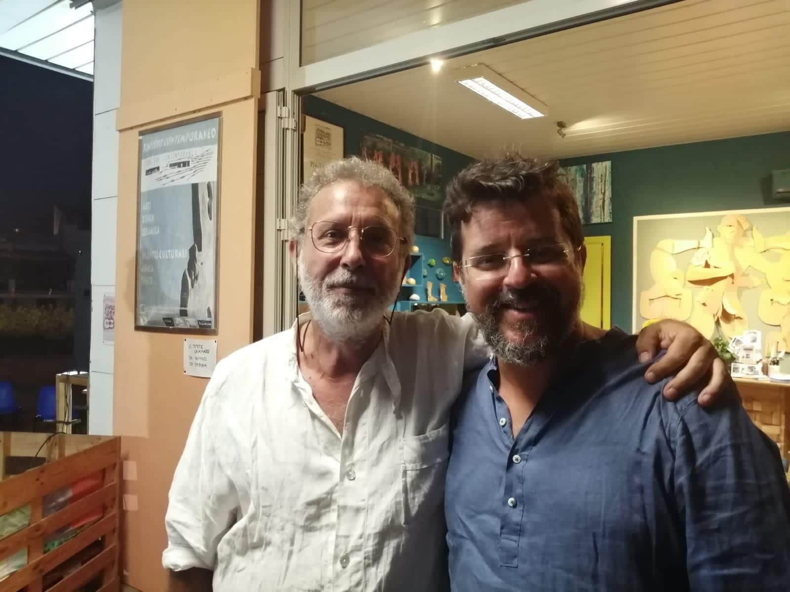 Immagine articolo: Selinunte, successo al "Pensiero Contemporaneo" per presentazione di "Malacarne e "Matteo va alla guerra". Celebrato trentennale delle stragi di mafia Immagine articolo: Selinunte, successo al "Pensiero Contemporaneo" per presentazione di "Malacarne e "Matteo va alla guerra". Celebrato trentennale delle stragi di mafia