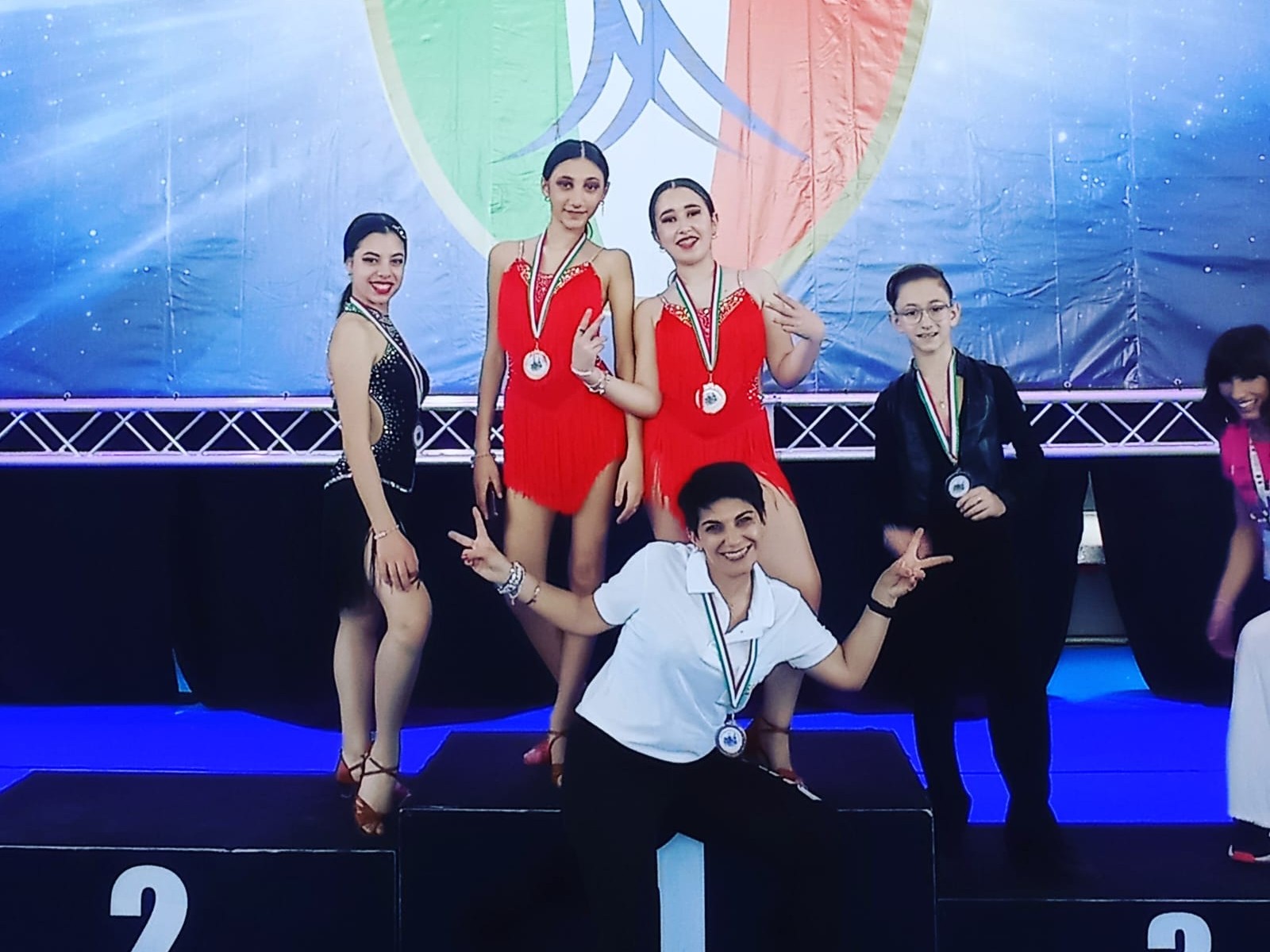 Immagine articolo: Successo per studenti della Capuana-Pardo per il terzo posto nazionale di danza sportiva