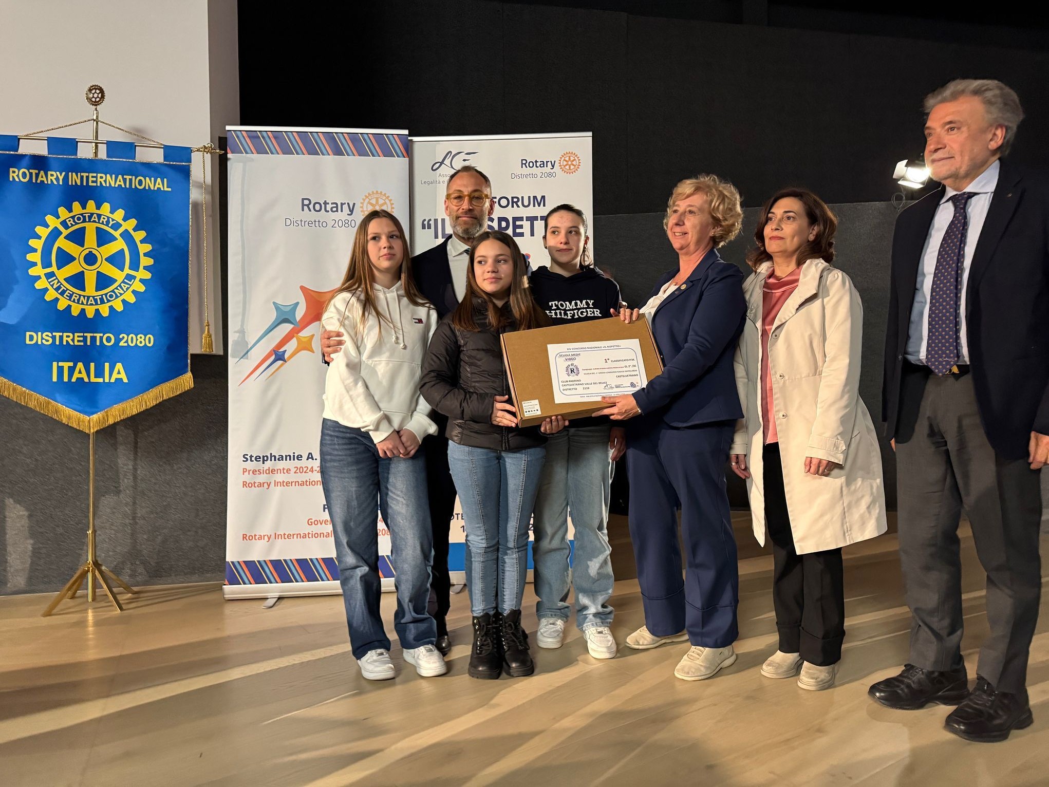 Immagine articolo: Il corto “Cominciamo da… Noi!” degli studenti della Pappalardo primo al Concorso Legalità dell'Etica promosso da Rotary Club Immagine articolo: Il corto “Cominciamo da… Noi!” degli studenti della Pappalardo primo al Concorso Legalità dell'Etica promosso da Rotary Club