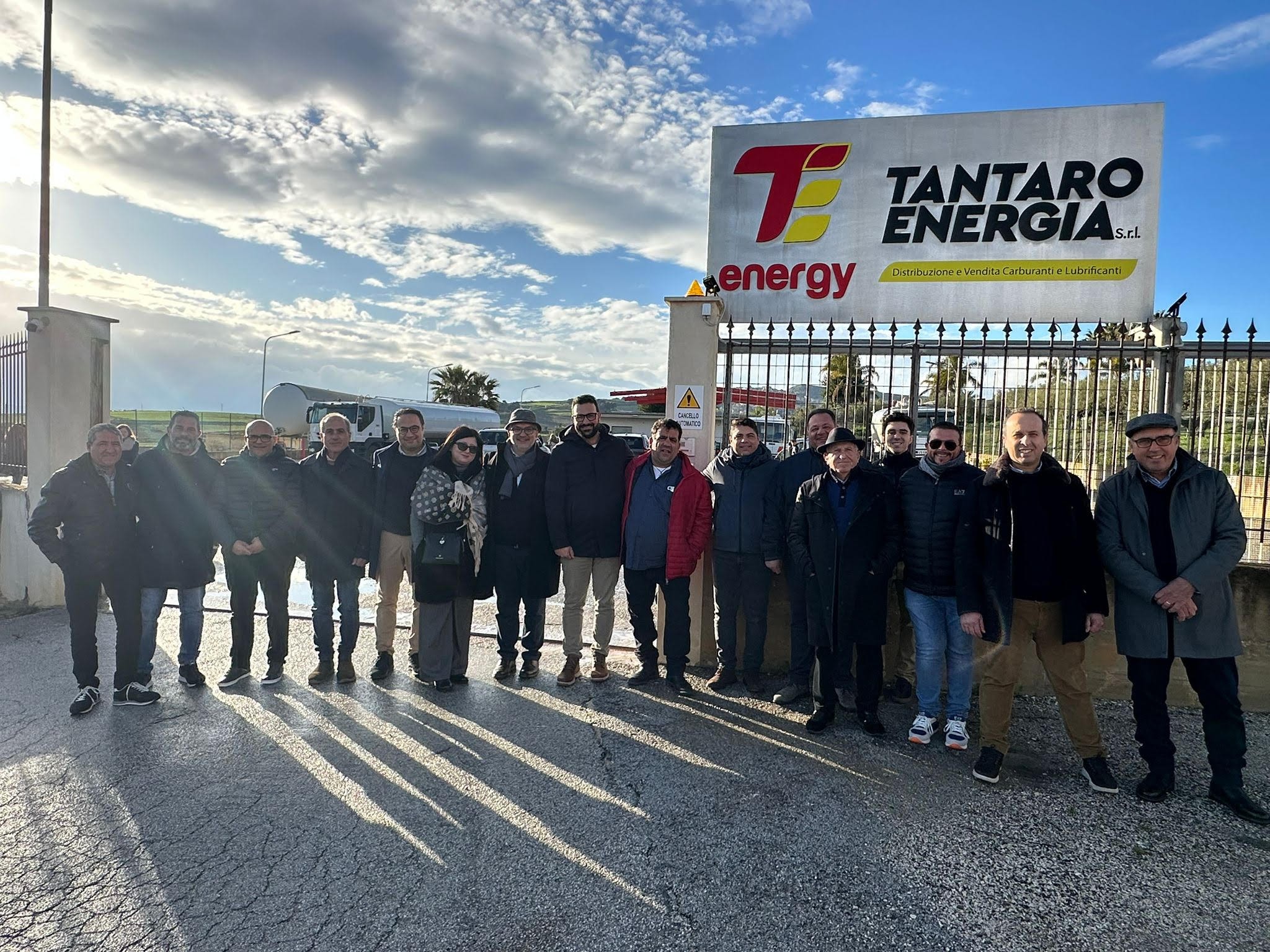 Immagine articolo: Tantaro Energia apre un nuovo deposito di carburanti agricoli e nazionali a Salemi Immagine articolo: Tantaro Energia apre un nuovo deposito di carburanti agricoli e nazionali a Salemi