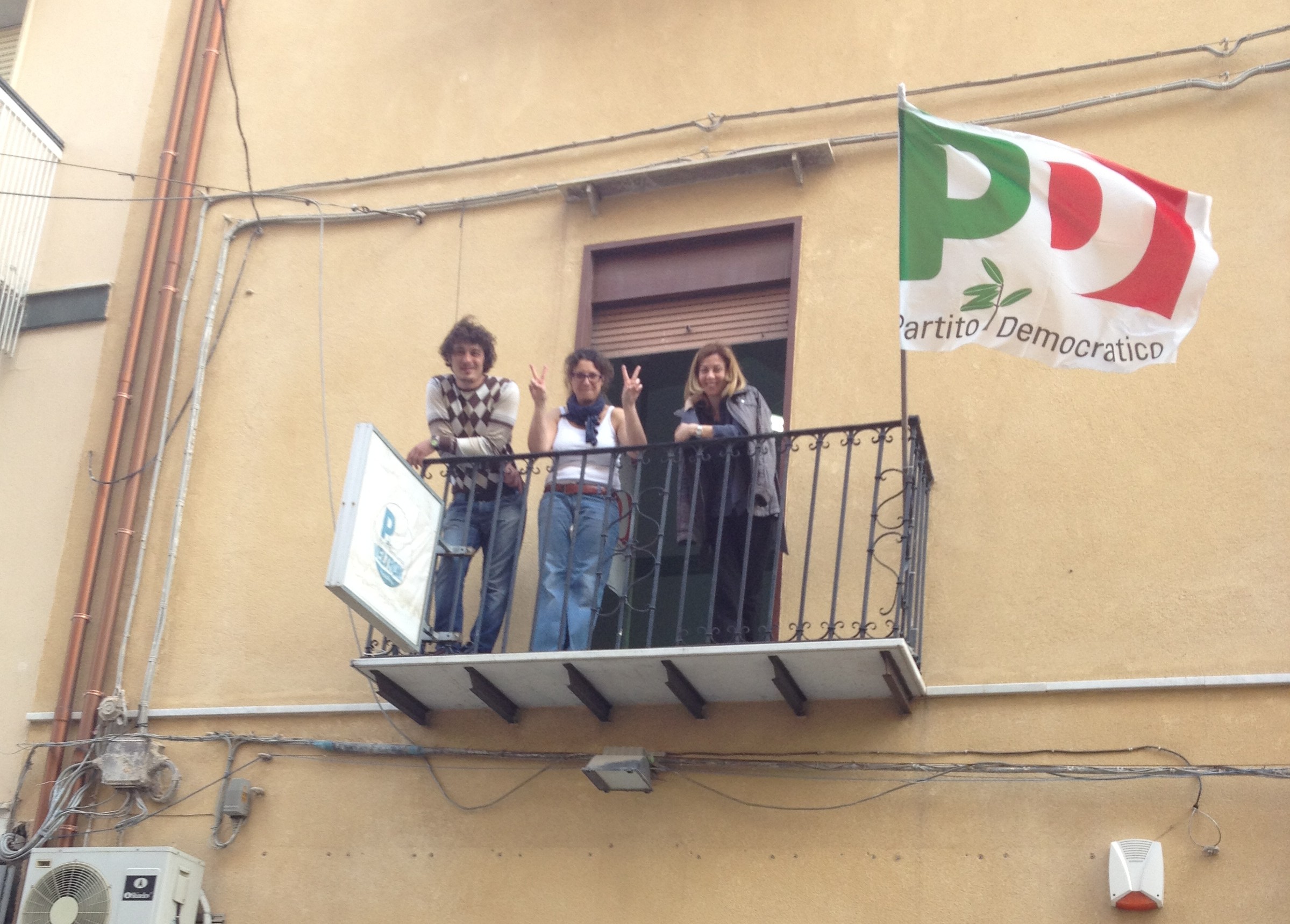 Nella foto al centro Monica Di Bella neo eletta nelle file del Pd