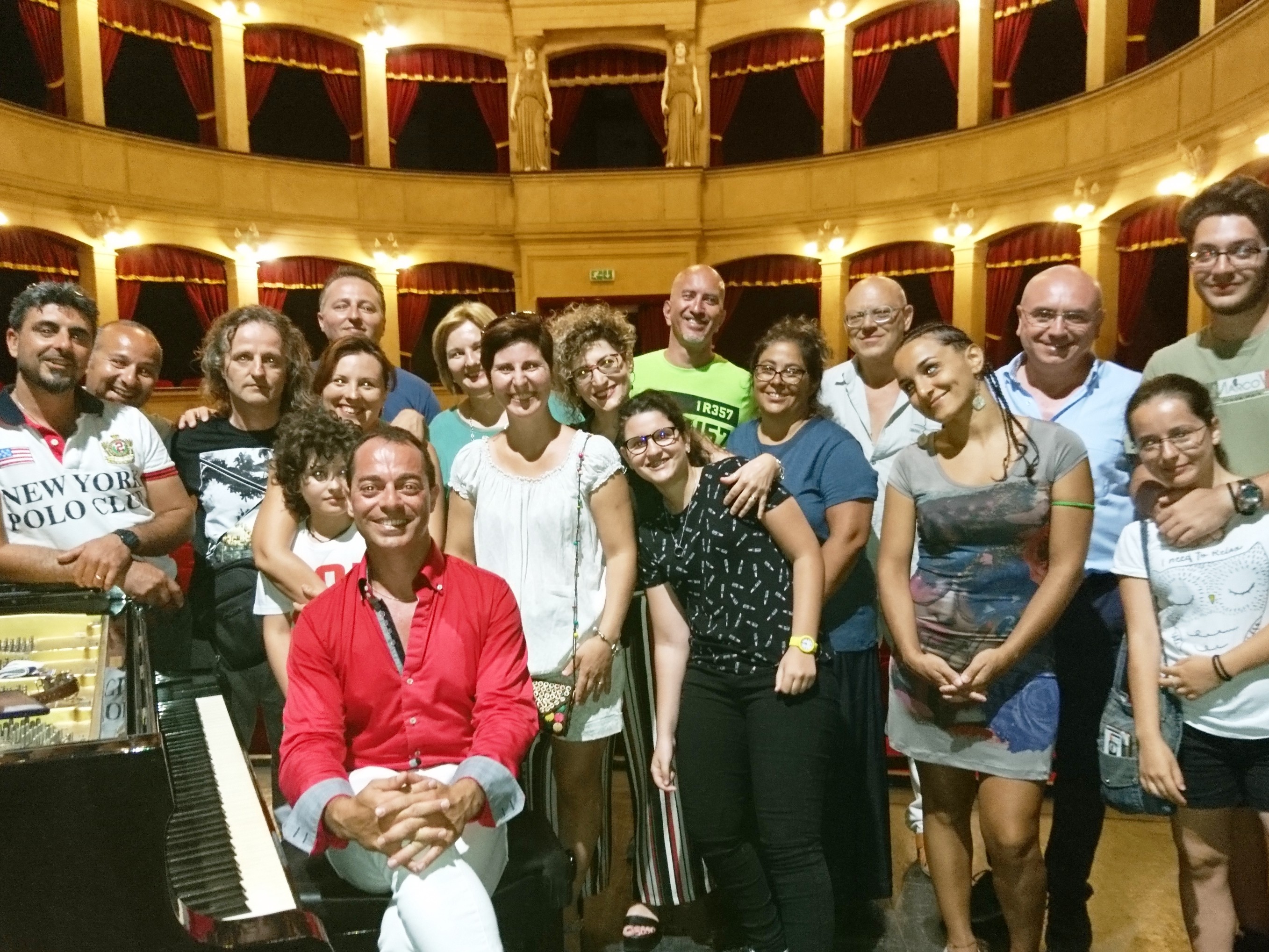 Immagine articolo: Dalla Francia a CVetrano. Quando il ritorno a casa e suonare al Selinus emoziona e fa ritrovare vecchi amici. Storia di Daniele Simanella