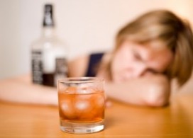 Immagine articolo: L'alcol nei giovani e l'incubo per i genitori della chiamata notturna Immagine articolo: L'alcol nei giovani e l'incubo per i genitori della chiamata notturna
