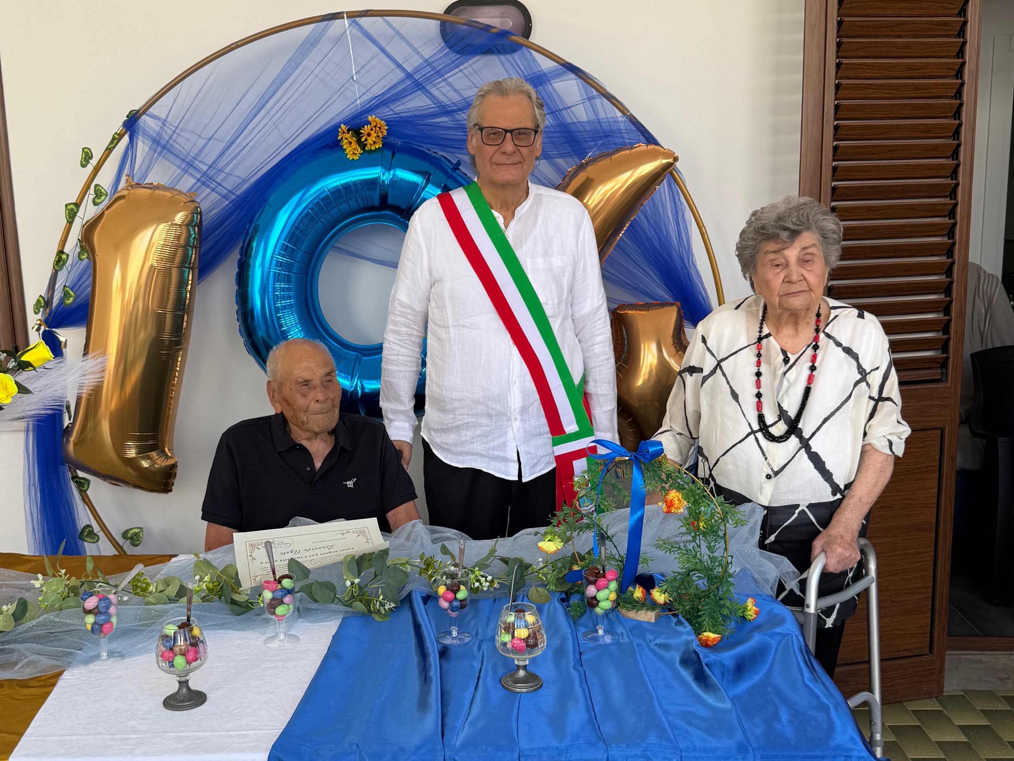 Immagine articolo: Festa per i 104 anni di nonno Leonardo tra ricordi, sorrisi e l’affetto dei parenti 