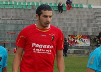 Fabio Longo, per lui un ritorno in maglia rossonera Fabio Longo, per lui un ritorno in maglia rossonera