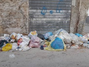 Immagine articolo: Il lettore scrive: “In via Trieste a Castelvetrano cumuli di spazzatura. Si intervenga” Immagine articolo: Il lettore scrive: “In via Trieste a Castelvetrano cumuli di spazzatura. Si intervenga”