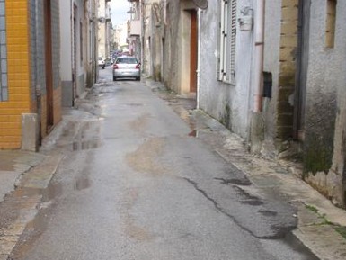 Immagine articolo: I residenti di via Beati Morti al Sindaco: "Chiediamo il rifacimento del manto stradale" Immagine articolo: I residenti di via Beati Morti al Sindaco: "Chiediamo il rifacimento del manto stradale"