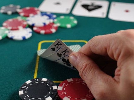 Immagine articolo: Bische clandestine e gioco d'azzardo, denunciate 70 persone dai finanzieri Immagine articolo: Bische clandestine e gioco d'azzardo, denunciate 70 persone dai finanzieri