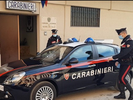 Immagine articolo: Carabinieri arrestano due persone su provvedimento dell' A.G. a Campobello e Mazara