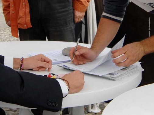 Immagine articolo: A Selinunte la Camera Penale di Marsala e la Carovana del Partito Radicale per raccogliere firme per il referendum sulla separazione del carriere