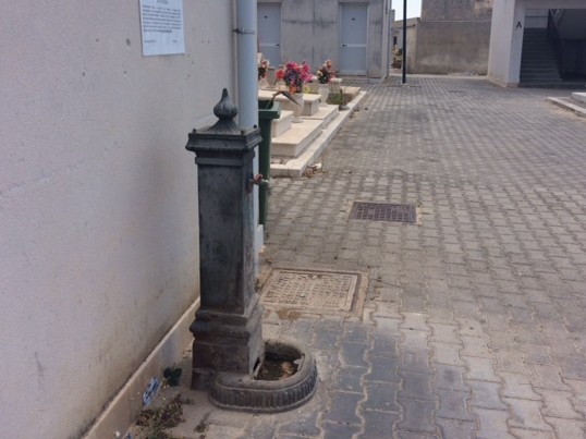 Immagine articolo: Lettore scrive: "Al Cimitero non c'è acqua da una settimana". Il Comune risponde Immagine articolo: Lettore scrive: "Al Cimitero non c'è acqua da una settimana". Il Comune risponde