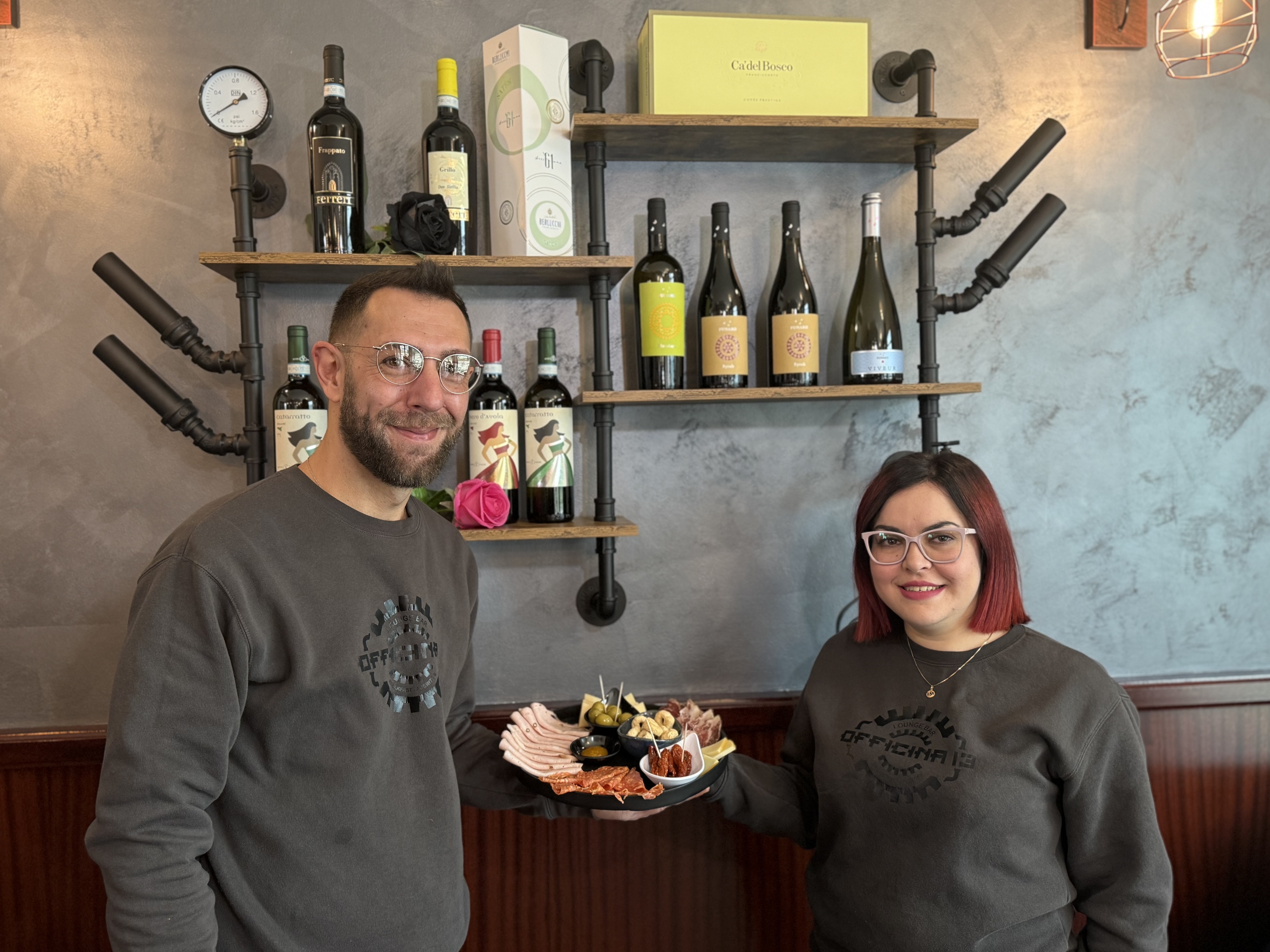 Immagine articolo: S. Ninfa, Officina 13 lancia l’aperitivo siciliano con prodotti d’eccellenza a KM0. Francesca e Sandro: “Valorizziamo la nostra terra" Immagine articolo: S. Ninfa, Officina 13 lancia l’aperitivo siciliano con prodotti d’eccellenza a KM0. Francesca e Sandro: “Valorizziamo la nostra terra"