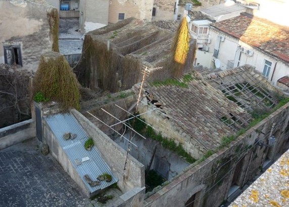 Immagine articolo: Gioie e dolori di chi vive in una casa antica nel centro storico di Castelvetrano