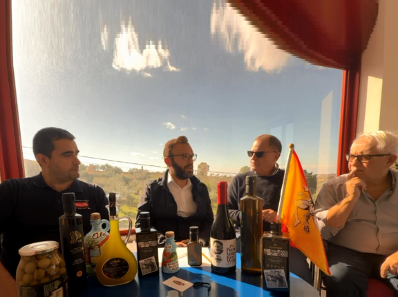 Immagine articolo: (VIDEO) Territorio, olio, turismo e non solo. Rivedi la puntata di oggi di Bau Bau Immagine articolo: (VIDEO) Territorio, olio, turismo e non solo. Rivedi la puntata di oggi di Bau Bau