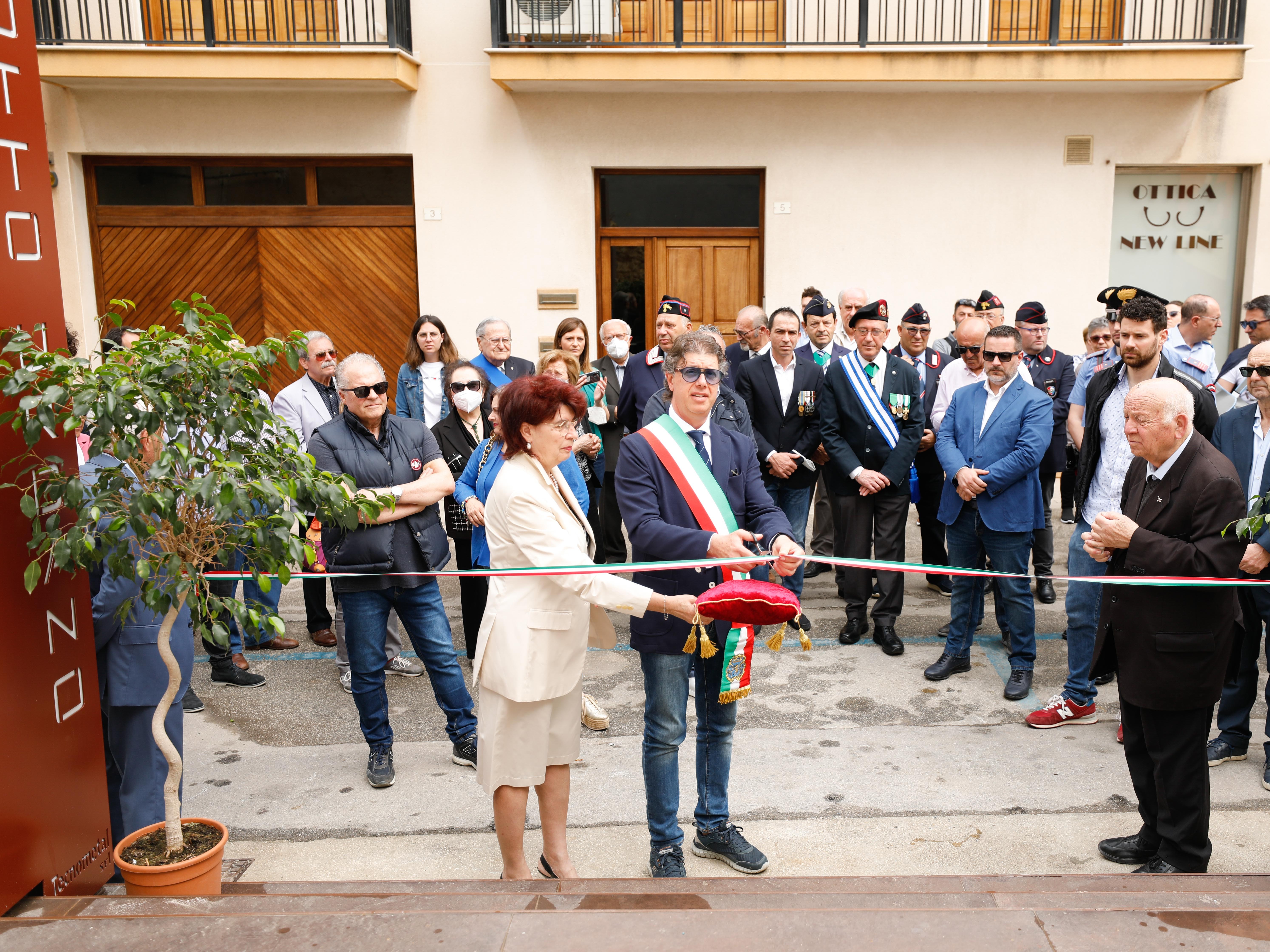 Immagine articolo: C.bello: Molto partecipata la cerimonia di inaugurazione del salotto urbano Immagine articolo: C.bello: Molto partecipata la cerimonia di inaugurazione del salotto urbano