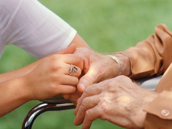 Immagine articolo: Al via importante progetto di assistenza domiciliare per gli anziani