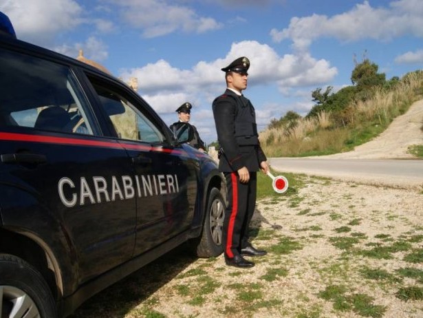 Immagine articolo: Santa Ninfa: attività antidroga dei Carabinieri. Fermati due giovani e un partannese trovati in possesso di hashish