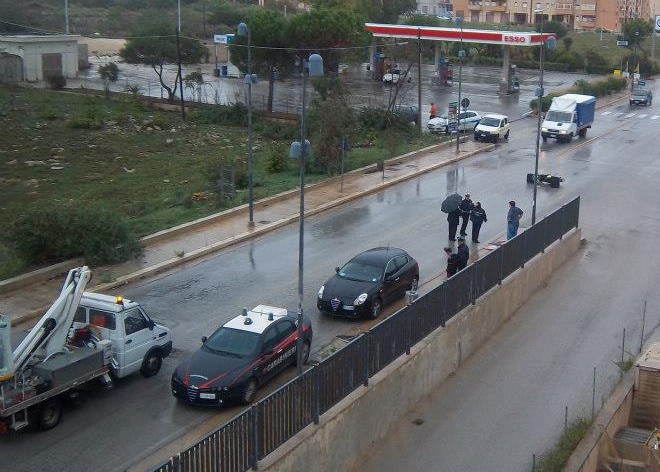 Immagine articolo: Ancora un incidente in via Campobello. Coinvolto un postino finito a terra con lo scooter Immagine articolo: Ancora un incidente in via Campobello. Coinvolto un postino finito a terra con lo scooter