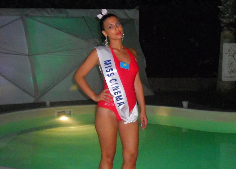 Immagine articolo: Con la fascia di Miss Cinema la partannese Vanessa Nastri qualificata per la finale di "Una ragazza per il cinema" Immagine articolo: Con la fascia di Miss Cinema la partannese Vanessa Nastri qualificata per la finale di "Una ragazza per il cinema"