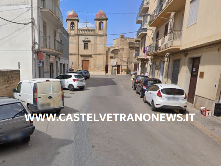 Immagine articolo: Castelvetrano, uomo colto da malore, auto impatta su veicolo parcheggiato