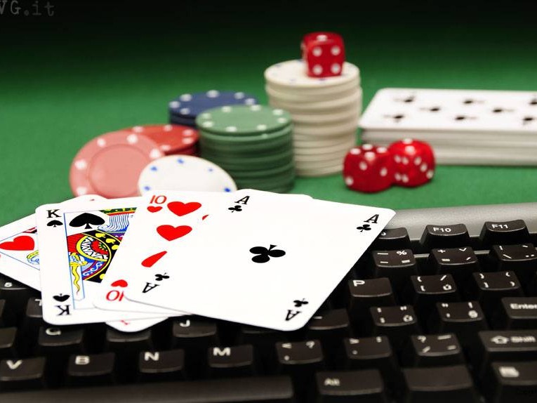 Immagine articolo: Sicilia, i numeri del gioco secondo il Libro Blu 2022 