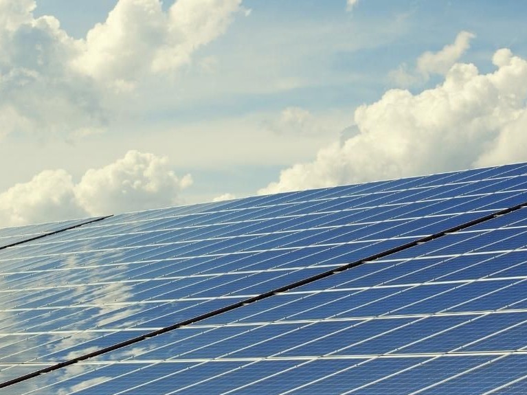 Immagine articolo: Maxi investimento Eni e Cdp sul campo fotovoltaico di CVetrano. Possibili benefici per la Città. Connessione con Partanna